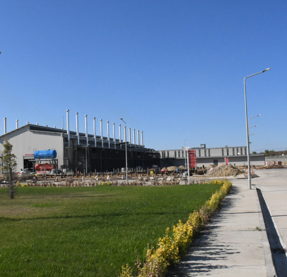 تم تشغيل المرحلة الثالثة من منشأة إنتاج الطاقة في سيمن.